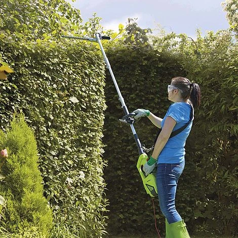 Garden Gear 900W Extendable Hedge Trimmer - Image 2